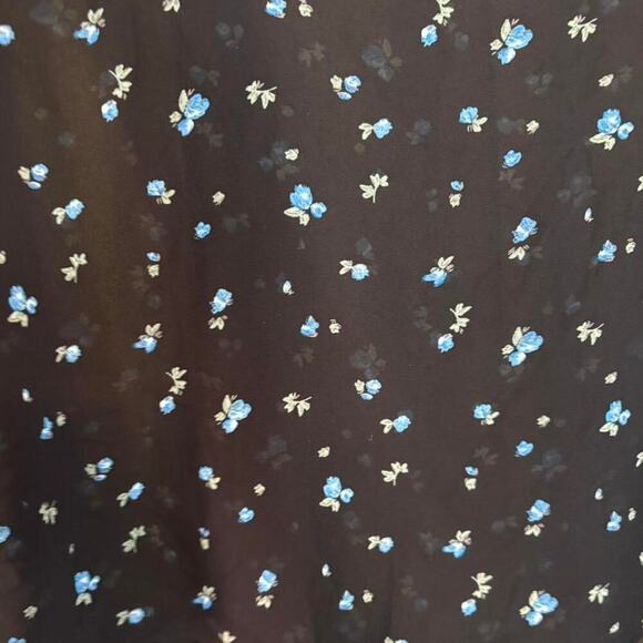 Floral Blue and Black Sheer Tank Miniature Blue Bundled Flowers - Picture 3 of 3